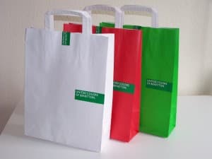 Pungile cu premii pregătite pentru câștigătoarele Blogostart 2009